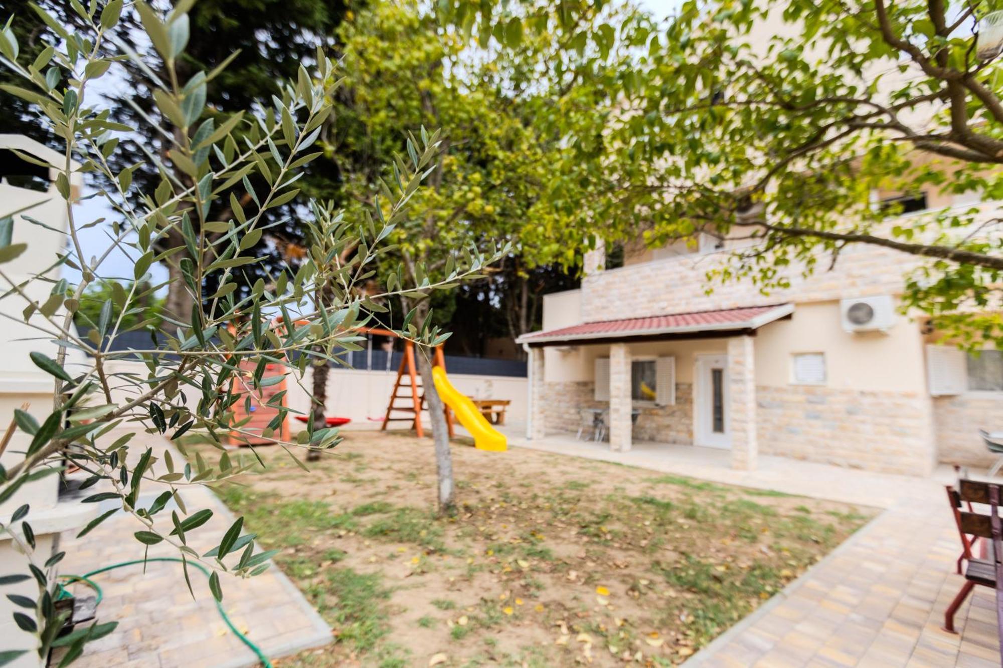 Apartments Lorena Привлака Экстерьер фото