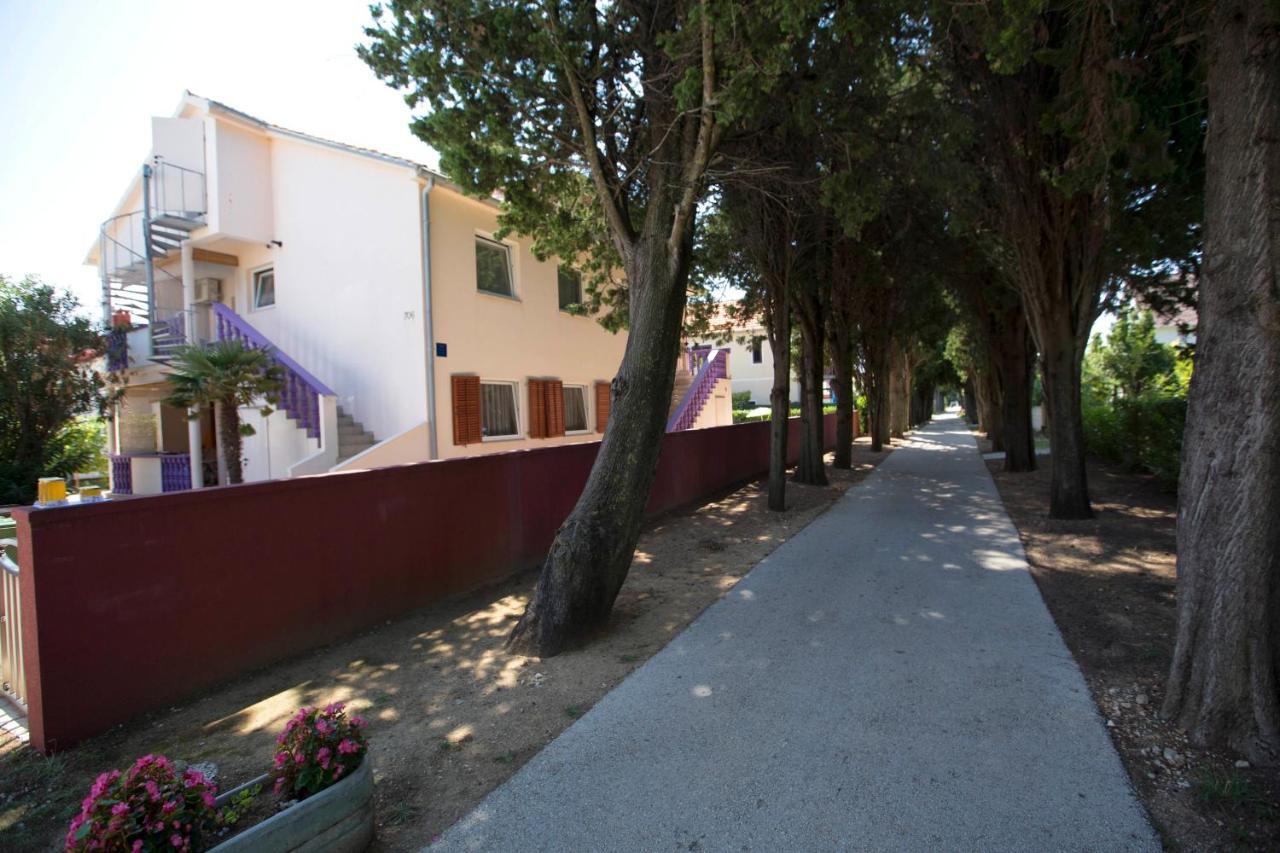 Apartments Lorena Привлака Экстерьер фото